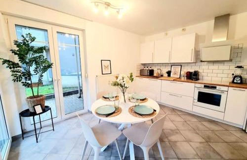Cents Apartment | 1 bedroom flat with balcony&garden