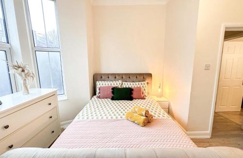 Brownswood Apartment | 1-Bedroom flat with small garden & Paid Parking in Finsbury Park, Highbury