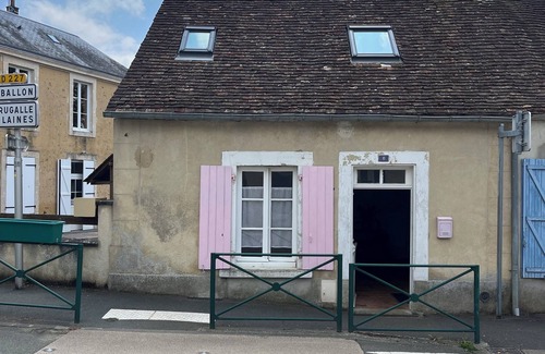 Souligne-sous-Ballon House | 1 Bedroom Private vacation home in SoulignÃ©-sous-Ballon