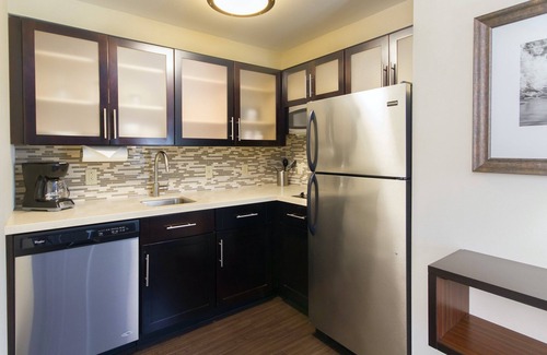 Amherst Apartment | 1 Bedroom | Free Breakfast, Pool and Gym Access