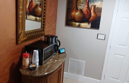 Hampton House | 1 BEDROOM FURNISHED STUDIO WITH NEW LUXURIOUS PILLOW TOP QUEEN SiZE BED