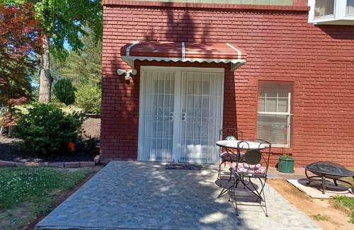 Hampton House | 1 BEDROOM FURNISHED STUDIO WITH NEW LUXURIOUS PILLOW TOP QUEEN SiZE BED