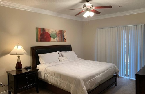 Uptown House | 1 Bedroom - Galleria Area - 2345 Sage Rd, Houston, TX 77056