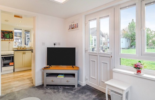 Repps with Bastwick Cabin | 1 bedroom accommodation in Repps-with-Bastwick