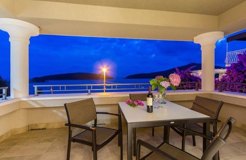 Molunat Apartment | 1 bedroom gorgeous apartment in Molunat