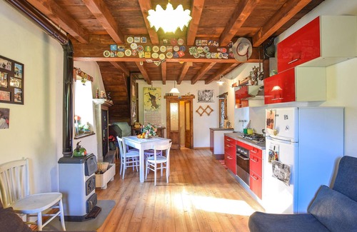 Tavernole sul Mella House | 1 bedroom gorgeous home in Pezzoro