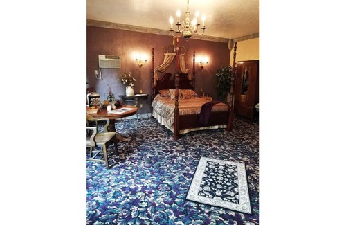 West Clarkston-Highland House | 1 bedroom guesthouse in clarkston