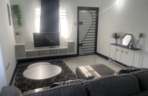Spring Village House | 1 bedroom house in quiet gated residential community minutes away from Kingston