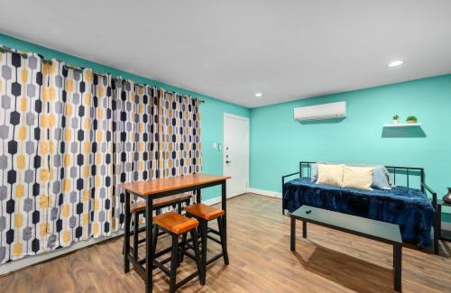 Braeswood Place Apartment | 1-Bedroom Haven in Murworth, Close to Medical Center
