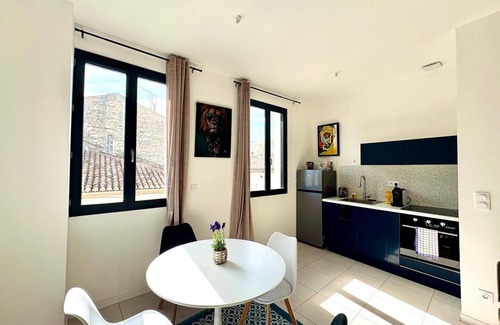 Cadereau Apartment | 1 bedroom - Heart of Nîmes - 4 guest/Queen bed