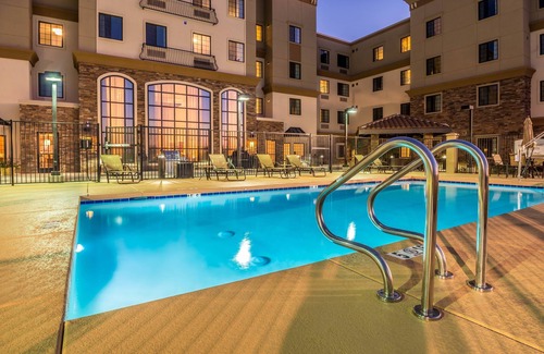 Chandler Condo | 1 Bedroom | Heated Outdoor Pool + Free Breakfast