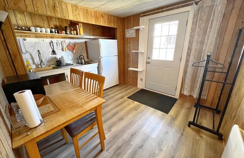 Lyonsville House | 1 Bedroom Home near Lassen Volcanic National Park + Starlink Wi-Fi