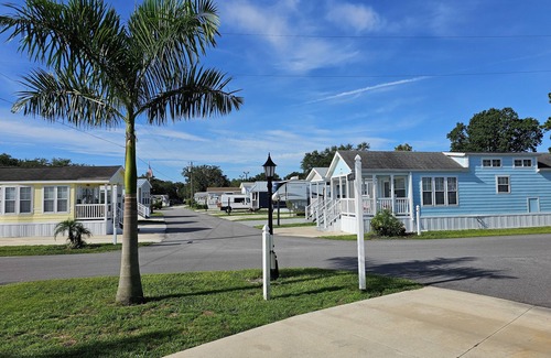 Mill Run House | 1-Bedroom House Golf Cart 5 Star in Disney Area Mill Creek Resort