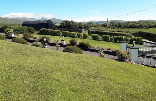 Sneem Apartment | 1 Bedroom In A Homely Home With A Lovely Farm