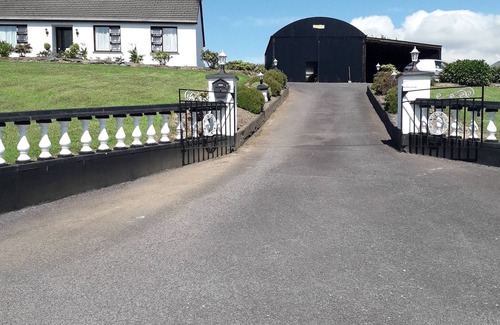 Sneem Apartment | 1 Bedroom In A Homely Home With A Lovely Farm