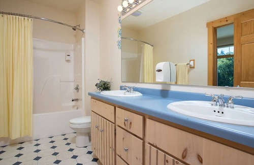 Fish Creek Resort | 1 Bedroom in Little Sweden, Door County, Wisconsin!