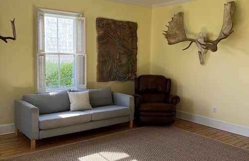 Stonington House | 1-bedroom in the Borough, just steps to the water