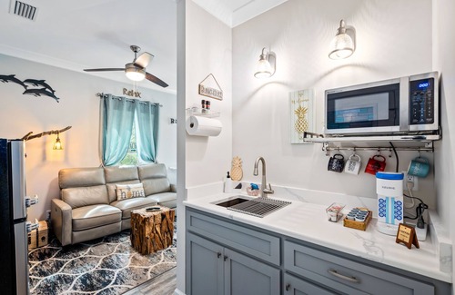 Dauphin Island Cottage | 1 Bedroom in the Pines~Dauphin Pod