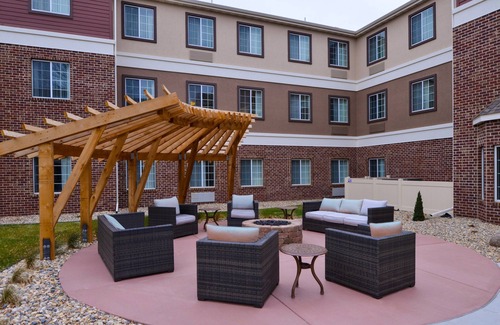 Sioux Falls Condo | 1 Bedroom | Indoor Pool + Hot Tub, Free Breakfast