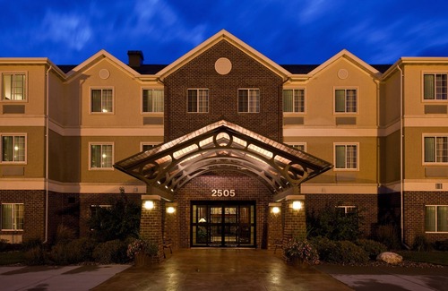 Sioux Falls Condo | 1 Bedroom | Indoor Pool + Hot Tub, Free Breakfast