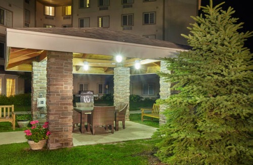 Franklin Condo | 1 Bedroom | Indoor Pool + Free Breakfast