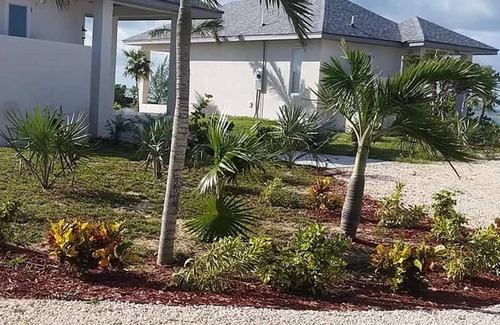New Bight House | 1 Bedroom King, Beach Bungalow, Fountain Bay Resort & Marina