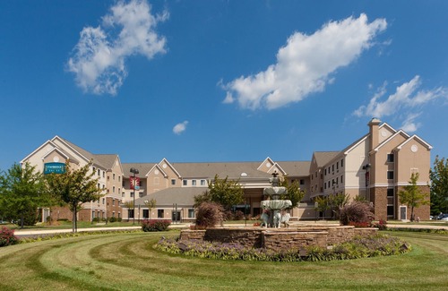 Chantilly Condo | 1 Bedroom | King Suite Near IAD | Free Breakfast