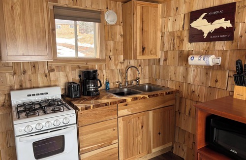 Au Train Cabin | 1 bedroom lake front property. Pet friendly.