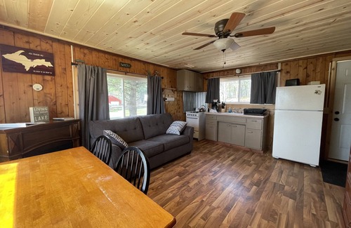 Au Train Cabin | 1 bedroom lake view cabin. Pet friendly.