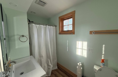 South Bend Apartment | 1-bedroom loft in South Bend! Walking distance to ND with private entrance.