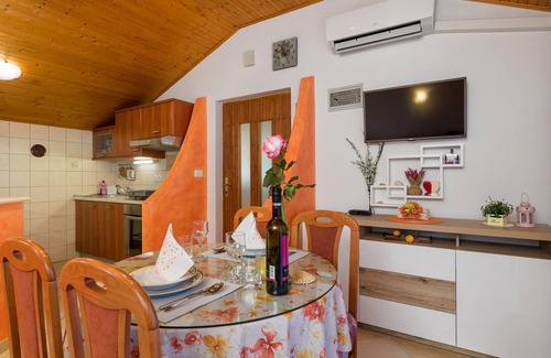 Golovik Apartment | 1 bedroom lovely apartment in Brsec