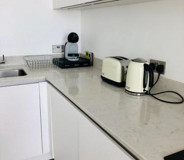 Junction Apartment | 1 bedroom luxury apartment 20 min from centre