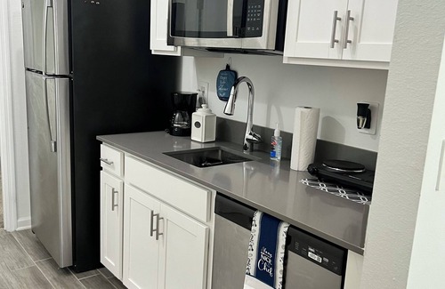 Leesburg Apartment | 1-bedroom Mother in Law Suite with private entrance and washer and dryer in unit