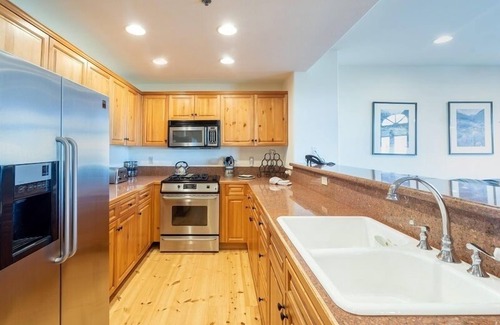 Mountain Village Condo | 1-Bedroom Mountain Escape With Views, Pool & Hot Tub Access