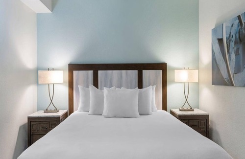 The Point Resort | 1 Bedroom Nautical New England Escape At Wyndham Inn on Long Wharf