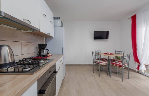 Ribarica Apartment | 1 bedroom nice apartment in Cesarica