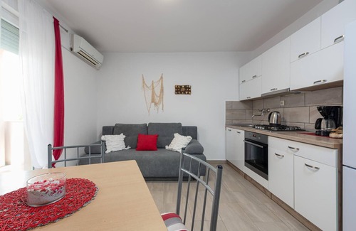 Ribarica Apartment | 1 bedroom nice apartment in Cesarica