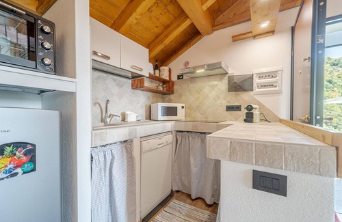 Corticella House | 1 bedroom nice home in Avegno