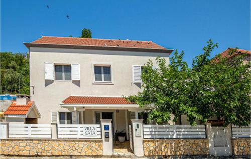 Ploce House | 1 Bedroom Nice Home In Rogotin