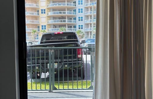 Ocean View Halifax Estates Condo | 1 Bedroom on the Beach next to Sunglow pier - Fall months available