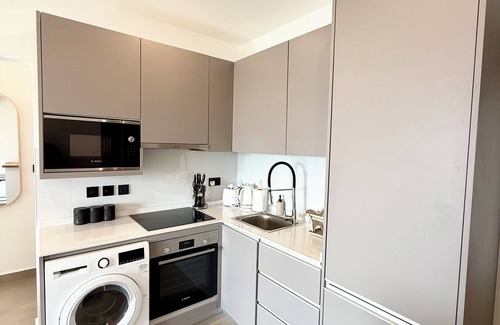 Roman Ridge Apartment | 1-Bedroom Pool View Unit @Nova