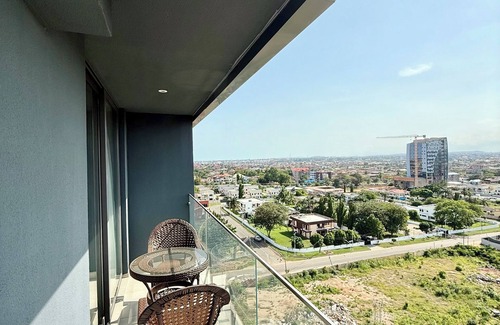 Roman Ridge Apartment | 1-Bedroom Pool View Unit @Nova
