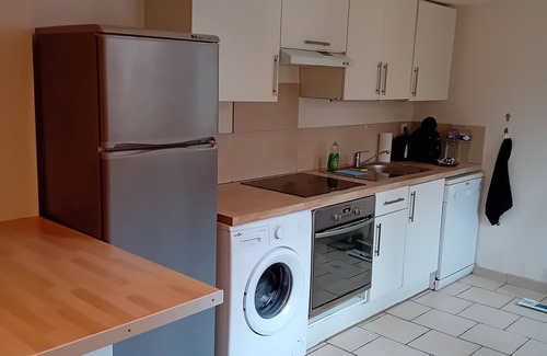 Mantes-la-Jolie House | 1 Bedroom Private vacation home in Mantes-la-Jolie