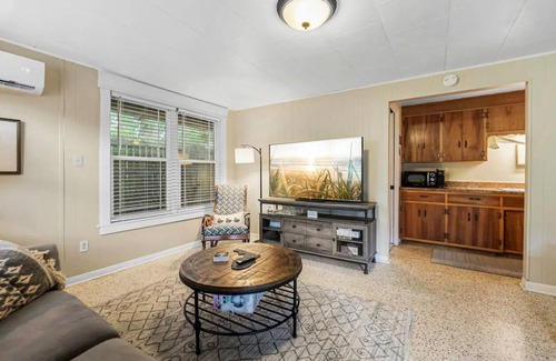 Lakeland House | 1 Bedroom Private Vacation Home In Lakeland