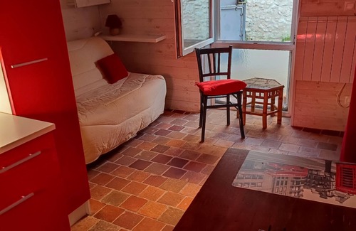 Blois House | 1 Bedroom Private vacation home in Blois