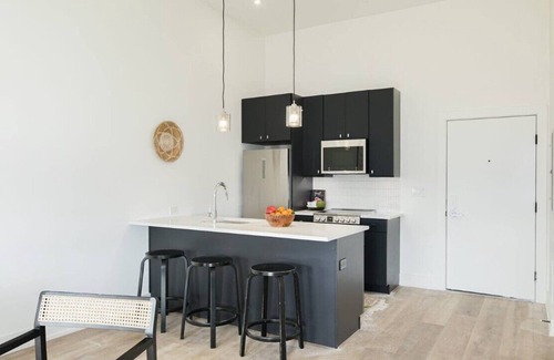 Philadelphia Apartment | 1 Bedroom Rental in Philadelphia with Parking