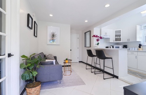 Parkside Condo | 1 Bedroom Resort in the center of Hollywood FL