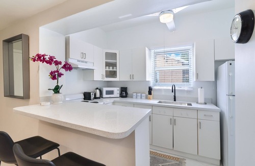 Parkside Condo | 1 Bedroom Resort in the center of Hollywood FL