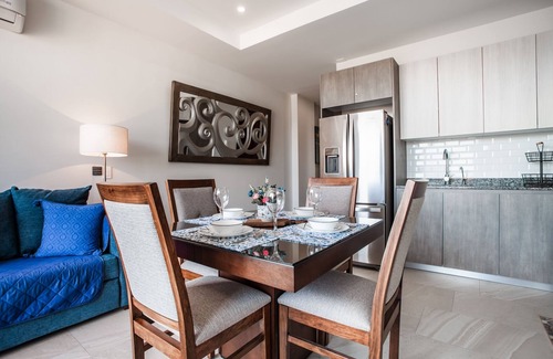 Diaz Ordaz Condo | 1 Bedroom/Rooftop pool, Punto Madeira in Versalles 1BD Condo for rent in Versall