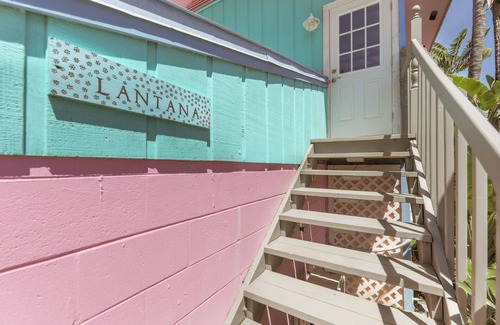 Captiva Cottage | 1-bedroom second floor Captiva Suite, walking distance to beach